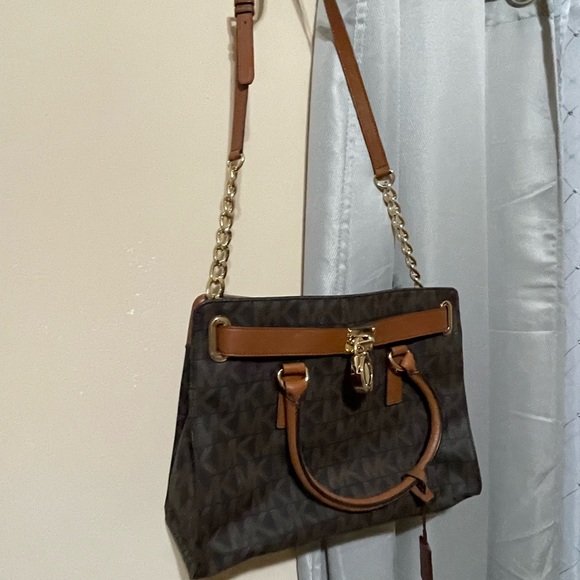 Chic and professional Michael Kors purse 👜 - Picture 4 of 4